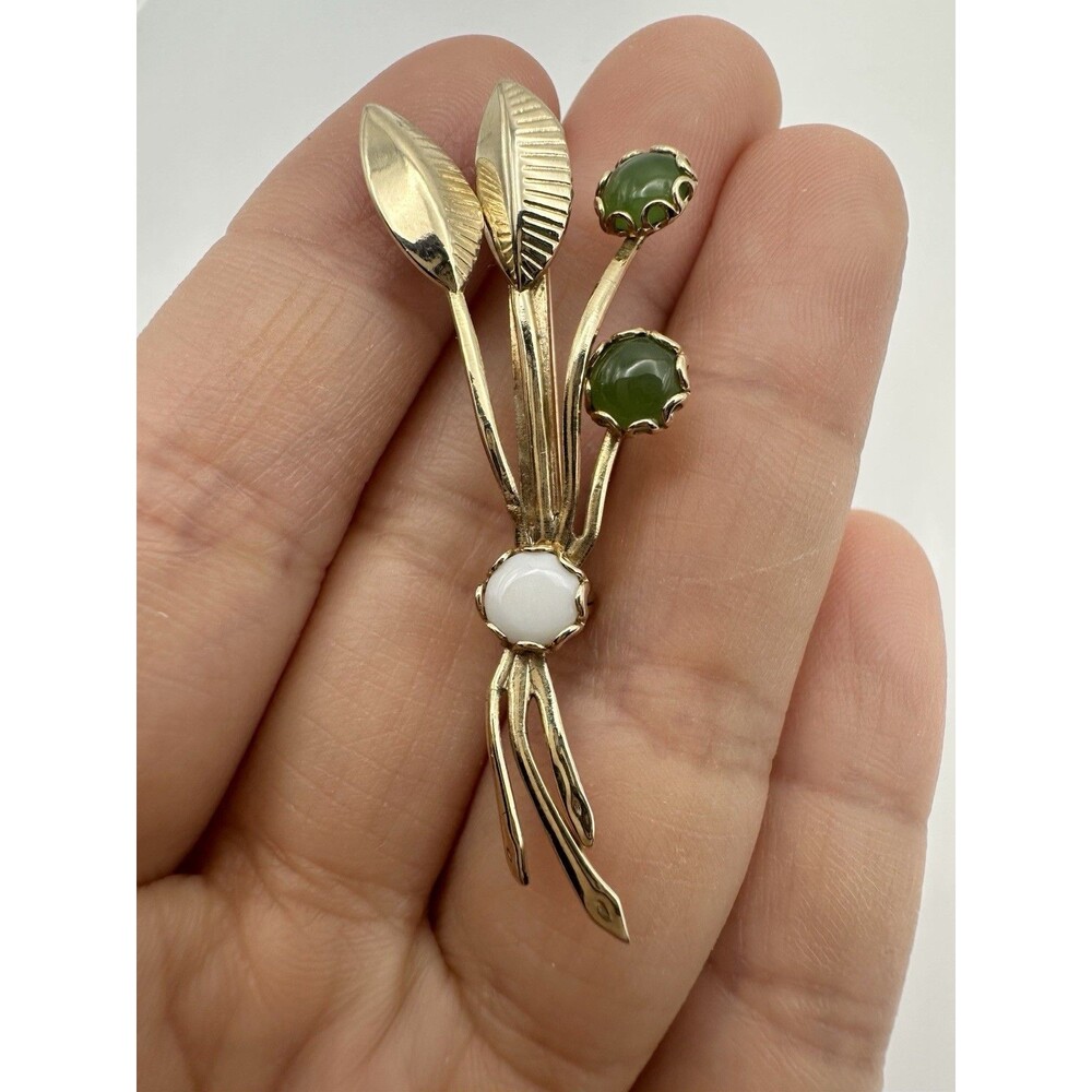 Vintage 1950s Gold Tone Natural Nephrite Jade Brooch